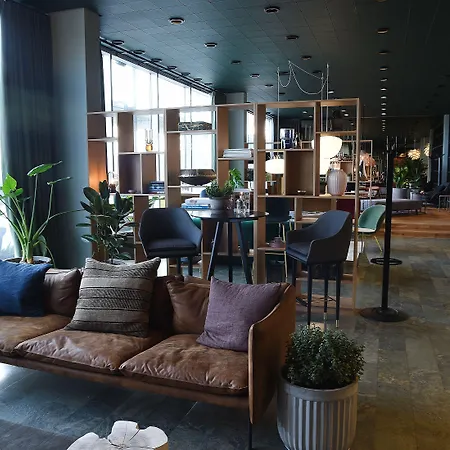 日蓝迪亚酒店 4*